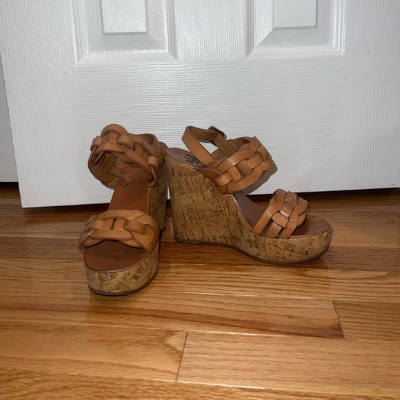 TORY BURCH Tan braid Wedge heels sz 6 leatherr - Picture 1 of 6